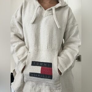 Tommy hilfiger beach sweater size medium perfect condition t